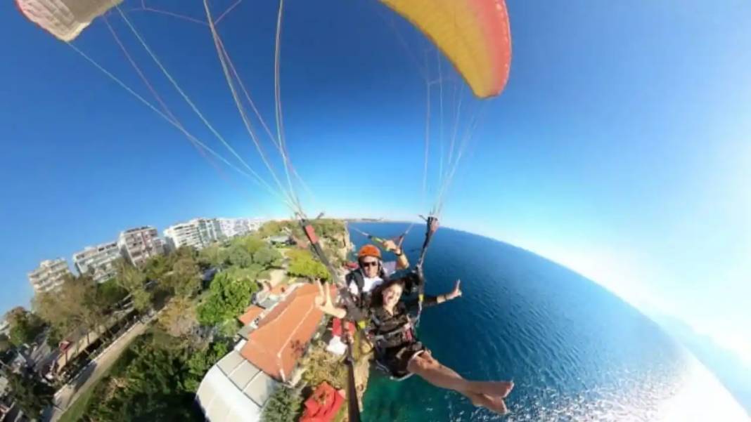 Antalya’da Kasım Sürprizi: 27 Derecede Sahiller Dolup Taştı! 10